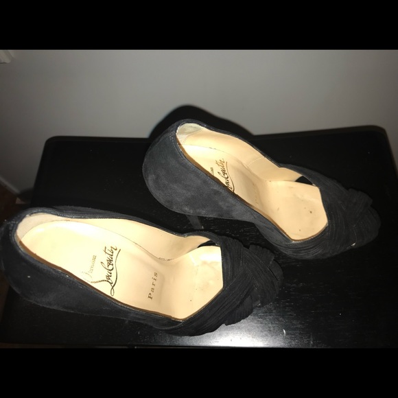 Christian louboutin- black suede velour twist pump - Picture 2 of 8